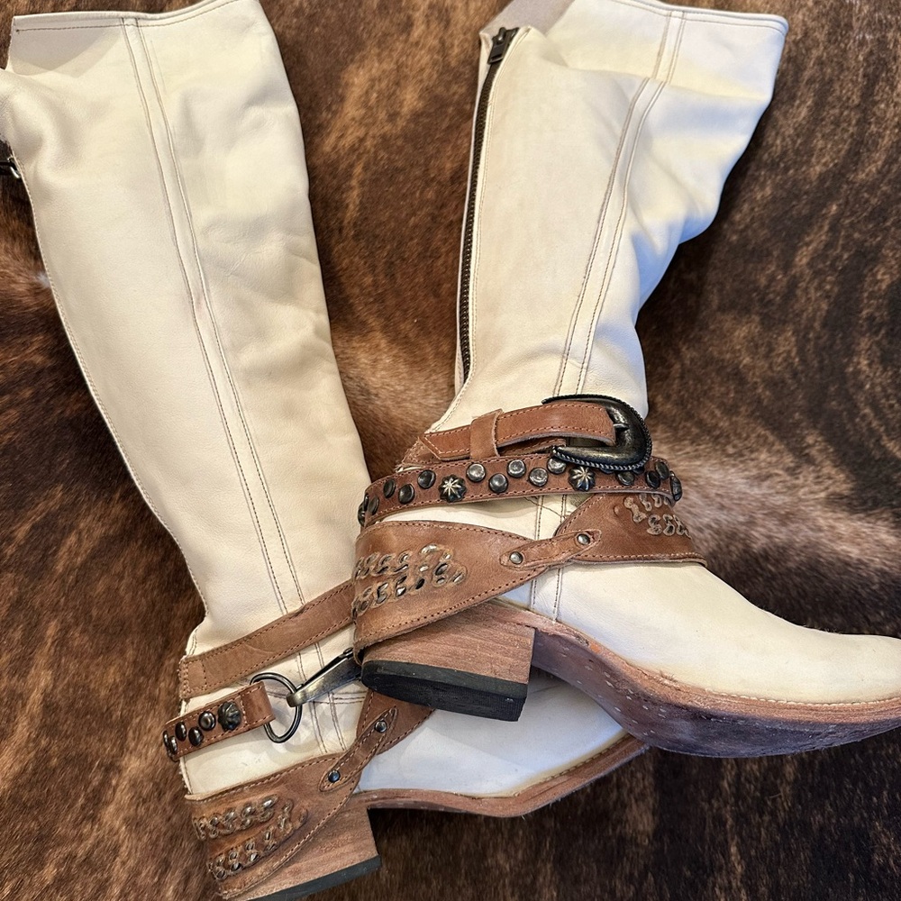 Freebird Rodondo Cream Leather Cowboy Boots with Brown Accents - Picture 5 of 6